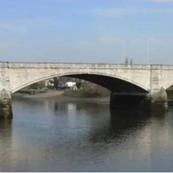 Chiswick Bridge image